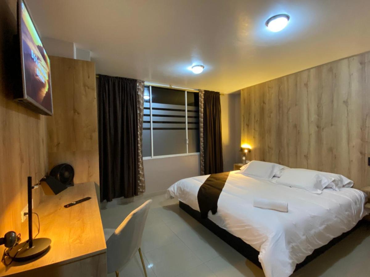 Hotel Wampushkar Zamora ภายนอก รูปภาพ