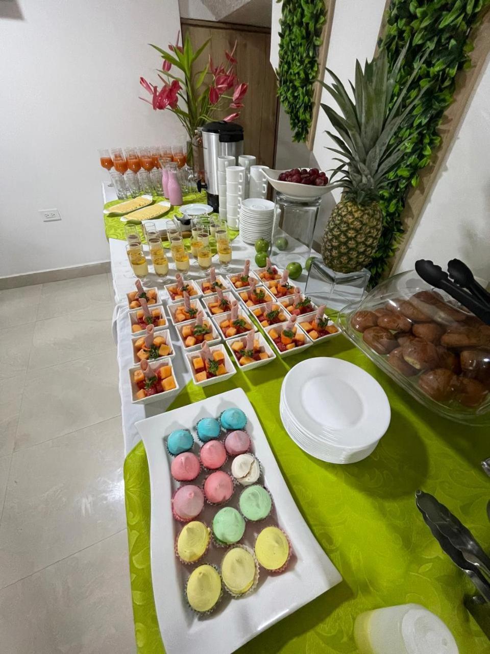 Hotel Wampushkar Zamora ภายนอก รูปภาพ